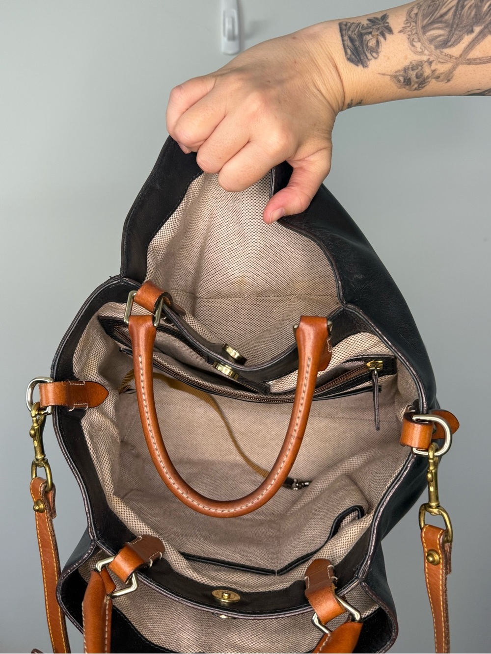 Dooney & Bourke City Large Barlow Satchel - Picture 7 of 14